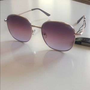 QUAY AUSTRALIA JEZABELL SUNGLASSES